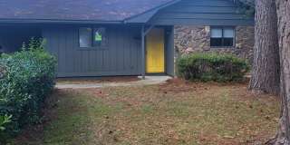 THREE BEDROOM, TWO BATH HOUSE Gallery 1