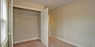 Historic Charm Meets Modern Comfort at Old English Court Gallery 7