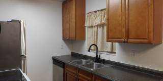 Cute 2 Bedroom 1 Bath with huge Screen Porch Gallery 11