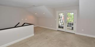 103 WASHINGTON SQUARE Court Gallery 17