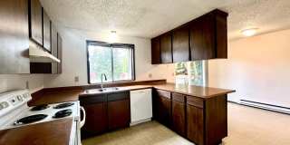 Upper-Floor Unit in Fourplex near Tacoma Mall Upper-Floor Unit in Fourplex near Tacoma Mall Gallery 4
