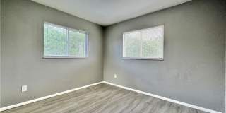 142 Harry Avenue S Gallery 15