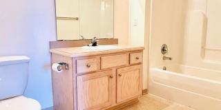 2 Bedroom Apartment, Great Location! Gallery 20