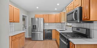 5-Bedroom Rental Near TCNJ | Spacious Layout, Parking, Yard & Deck Gallery 9