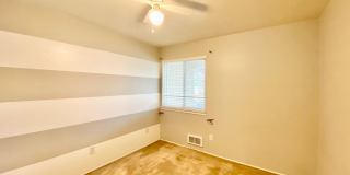 Charming Townhome in Bellevue's Newport Hills Community Gallery 13