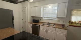 2BD 2.5BA FURNISHED CONDO WITH WATER INCLUDED Gallery 4