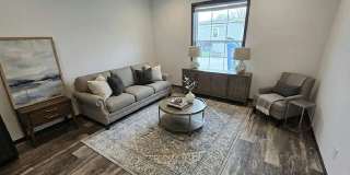 114 lynn Gallery 3