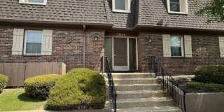 Fantastic Centrally Located Condo Gallery 1