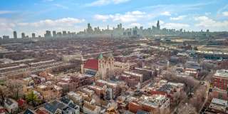 2318 North Southport Ave. Apt. Gallery 5