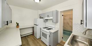 652 PENN Street Gallery 1