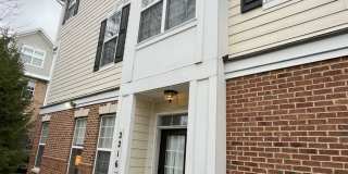 Sizable End Unit Townhome in Wheaton w/ 2 Car Garage! Sizable End Unit Townhome in Wheaton w/ 2 Car Garage! Gallery 1