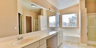 4 Bedroom/Den Gallery 28