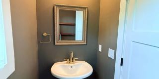 NOW SHOWING!!   EAST NASHVILLE!! ROSEBANK AREA! Gallery 12