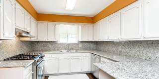 3 Bedroom House near Perkins Rowe Gallery 1