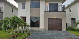 215 NW 13th Pl Gallery 1