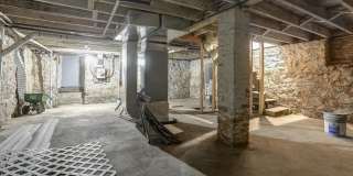 505 MCCABE Avenue Gallery 37