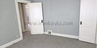 2120 East 68th Terrace Gallery 9