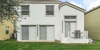 Spacious 3-Bedroom with 3 Full Baths in Royal Palm Beach! Gallery 7