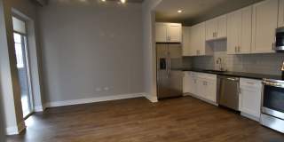 3833 N Broadway Gallery 34