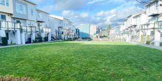 Modern 2-bed, 2-bath Townhome in Shoreline. Gallery 24