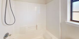 Open Floor Plan! Gallery 26