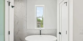 Luxury New Construction Townhome Gallery 18