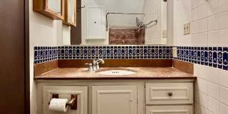 2 Bed / 2 Bath Lakeview Bellevue cottage $3,295/month Gallery 15