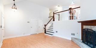 4 Bed home in Olathe- Quick access to I-35 Gallery 8