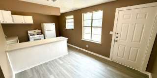 AVAILABLE NOW! 2 Bedroom / 1 Bath Duplex Near Brooks City Base! Gallery 5