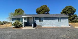 Charming Home on One Acre! Gallery 1