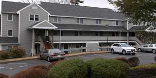 Spacious 2bed / 1bath condo on Pontoosuc Lake with Lake Access Gallery 9