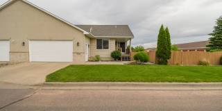 South Sioux Falls 3BR Twin Home | Main Floor Living & Finished Lower Level! South Sioux Falls 3BR Twin Home | Main Floor Living & Finished Lower Level! Gallery 1
