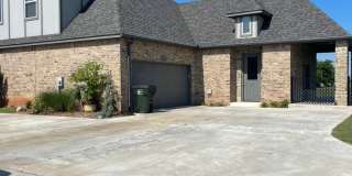 3 bed, 2 bath home in the Enclave with Stunning Water View Gallery 1