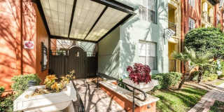 2410 W AZEELE Street Gallery 1