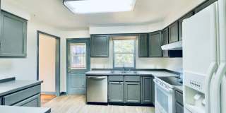 Cozy Seward Park Home with Large Yard! Gallery 18