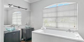 1049 NW 38th Place Gallery 11