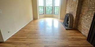 600 W Surf Gallery 3