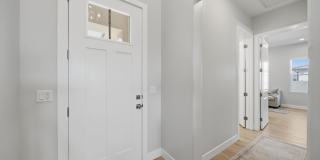 4 Bedroom Home with Gorgeous Views Gallery 12