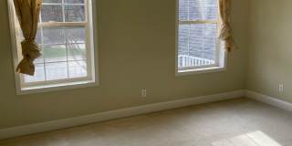 Luxury Living in The Knolls Gallery 24