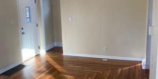 Spacious and beautifully remodeled 5 bed 2 bathroom home Gallery 12