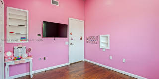 13990 SW 160th Ter Gallery 25