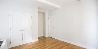 213 W 70th St Gallery 5