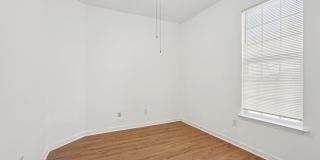 2596 Bates Street SE Gallery 34