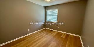 Large Updated 3 Bedroom/2 Bath Duplex in Lee's Summit Large Updated 3 Bedroom/2 Bath Duplex in Lee's Summit Gallery 12