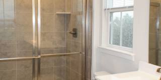 End-unit Townhouse with mountain views Gallery 19