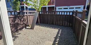 Beautiful 3-Bedroom Home Near Bases & Ferries with Fully Fenced Yard Beautiful 3-Bedroom Home Near Bases & Ferries with Fully Fenced Yard Gallery 15