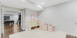 7814 CROWNHURST CT Gallery 37