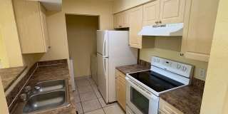 AVAILABLE NOW 1/1 Condo for Rent in Fort Myers Gallery 3
