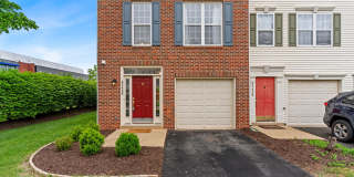 45426 Clarkes Crossing Square Gallery 2