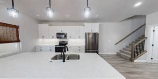 730 Compass Loop Gallery 1